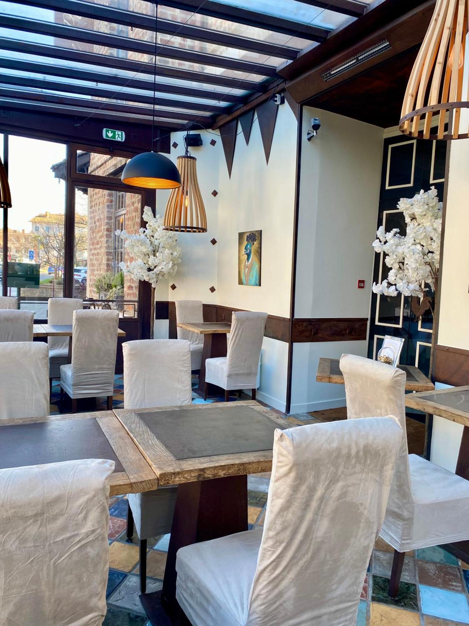 Hotel La Tour Cocooning&Gastronomie Châtillon-sur-Chalaronne Exterior foto
